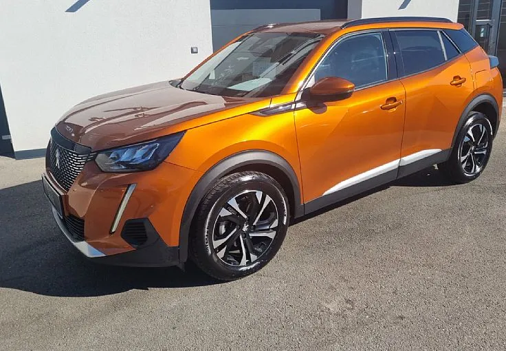 Zunanja slika - Peugeot 2008 - 1.2 PureTech 100 S S Allure PRVI L.. SERVISNA - 2