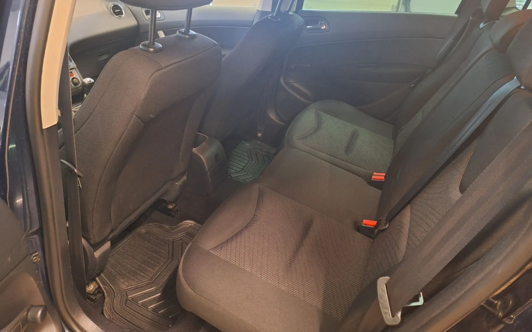 Notranja slika - Peugeot 308 - 1.6 HDI LED-NAVI-TV-AUT. KLIMA-KREDIT BREZ POLOG - 8