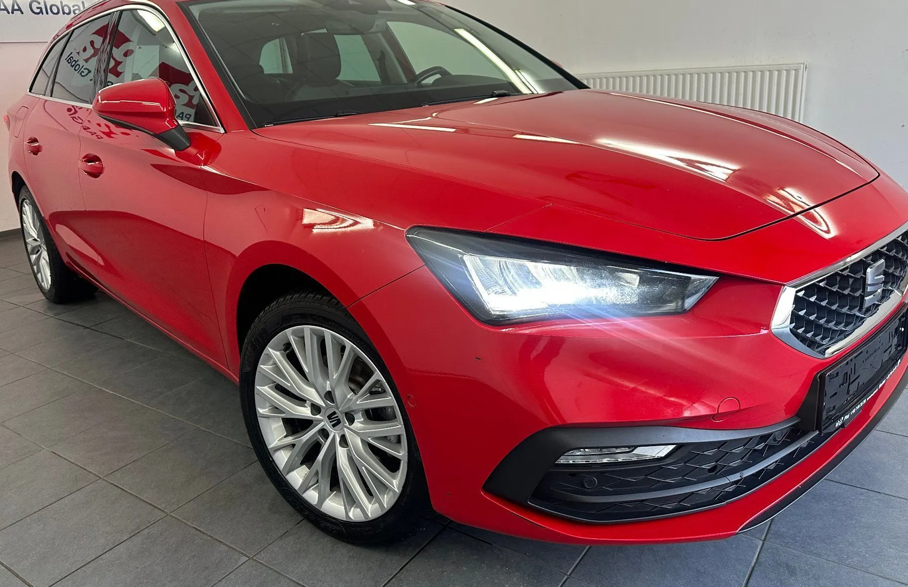 Zunanja slika - Seat Leon - 1.5 ETSI 110KW XCELLENCE.LED.KAMERA.PANORAMA - 2