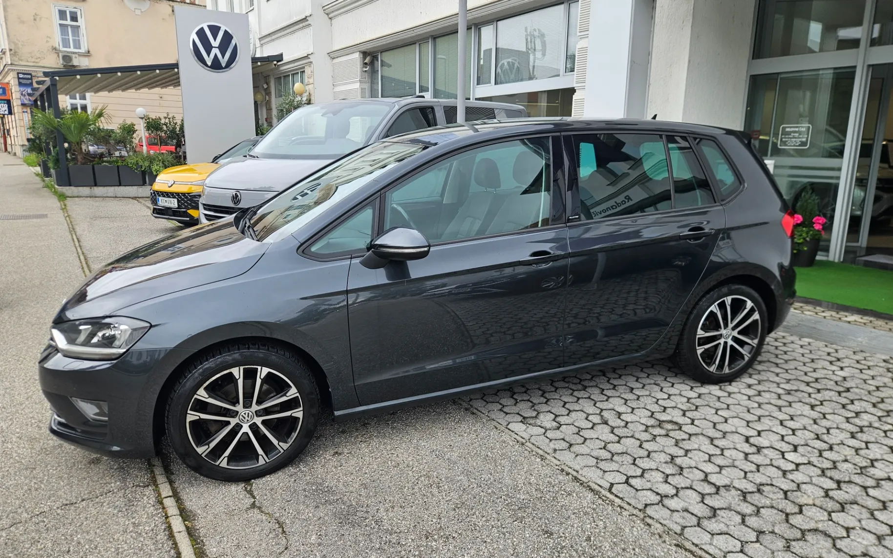 Zunanja slika - VW Golf - 2.0 TDI Comfortline - 5