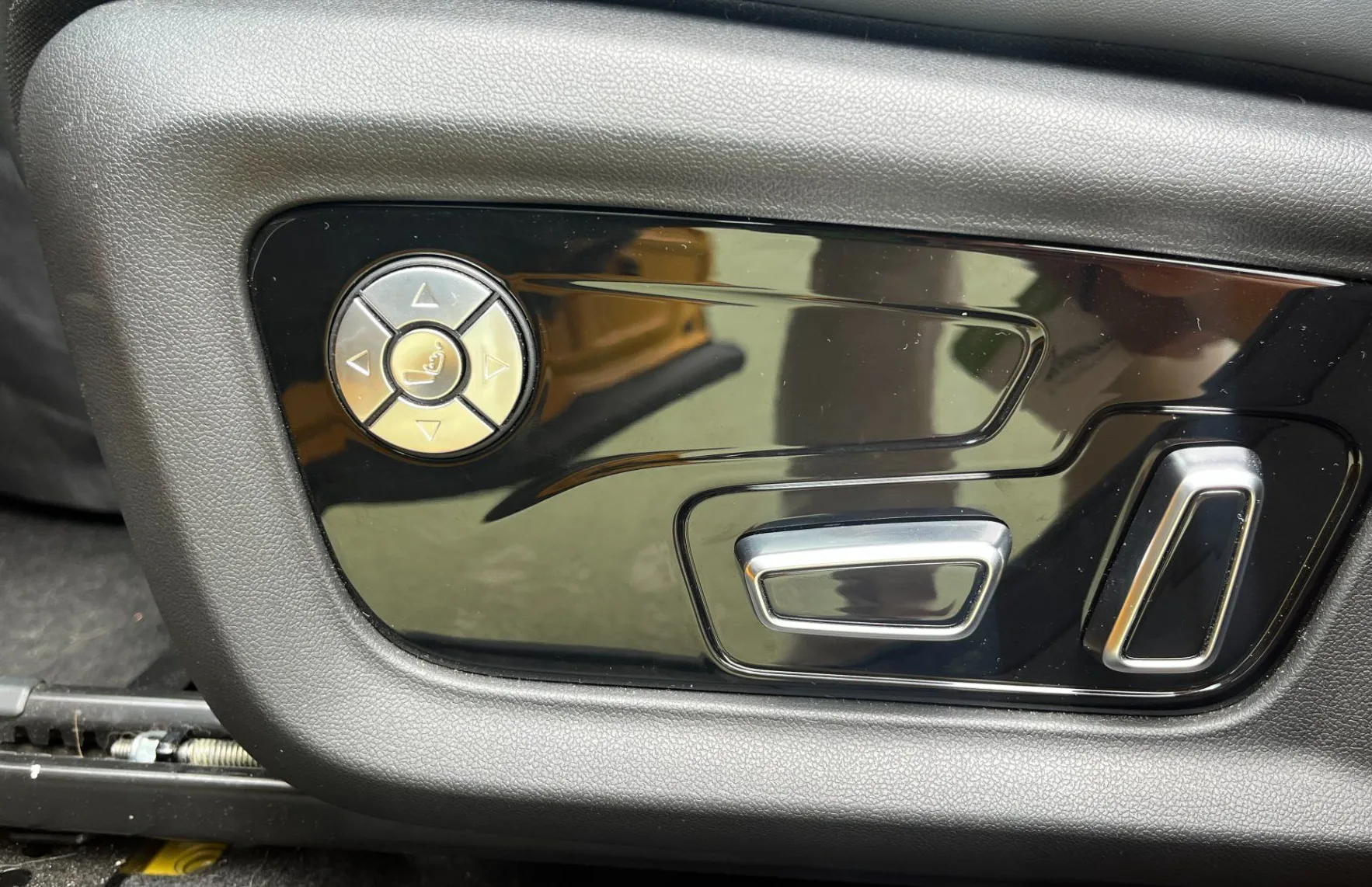 Zunanja slika - Forthing Forthing T5 EVO - T5 Evo T5 EVO 1.5 130KW LED.PANO.360°POGLED.MASAŽ - 12