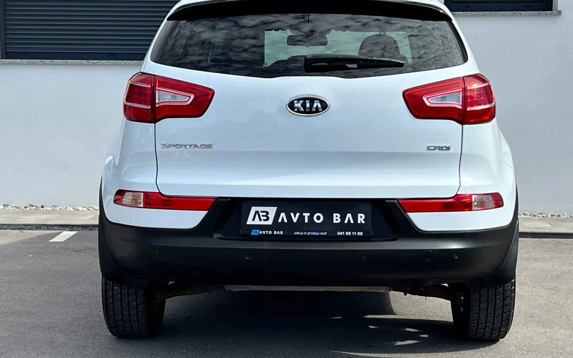 Notranja slika - KIA Sportage - 1.7 CRDi+SLO+ALU+PDC+USB - 7