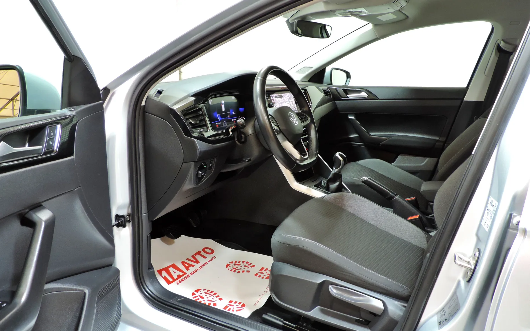 Zunanja slika - Volkswagen Polo - 1.0 TSI Life KAMERA-ACC-GRETJE SEDEŽEV - 9