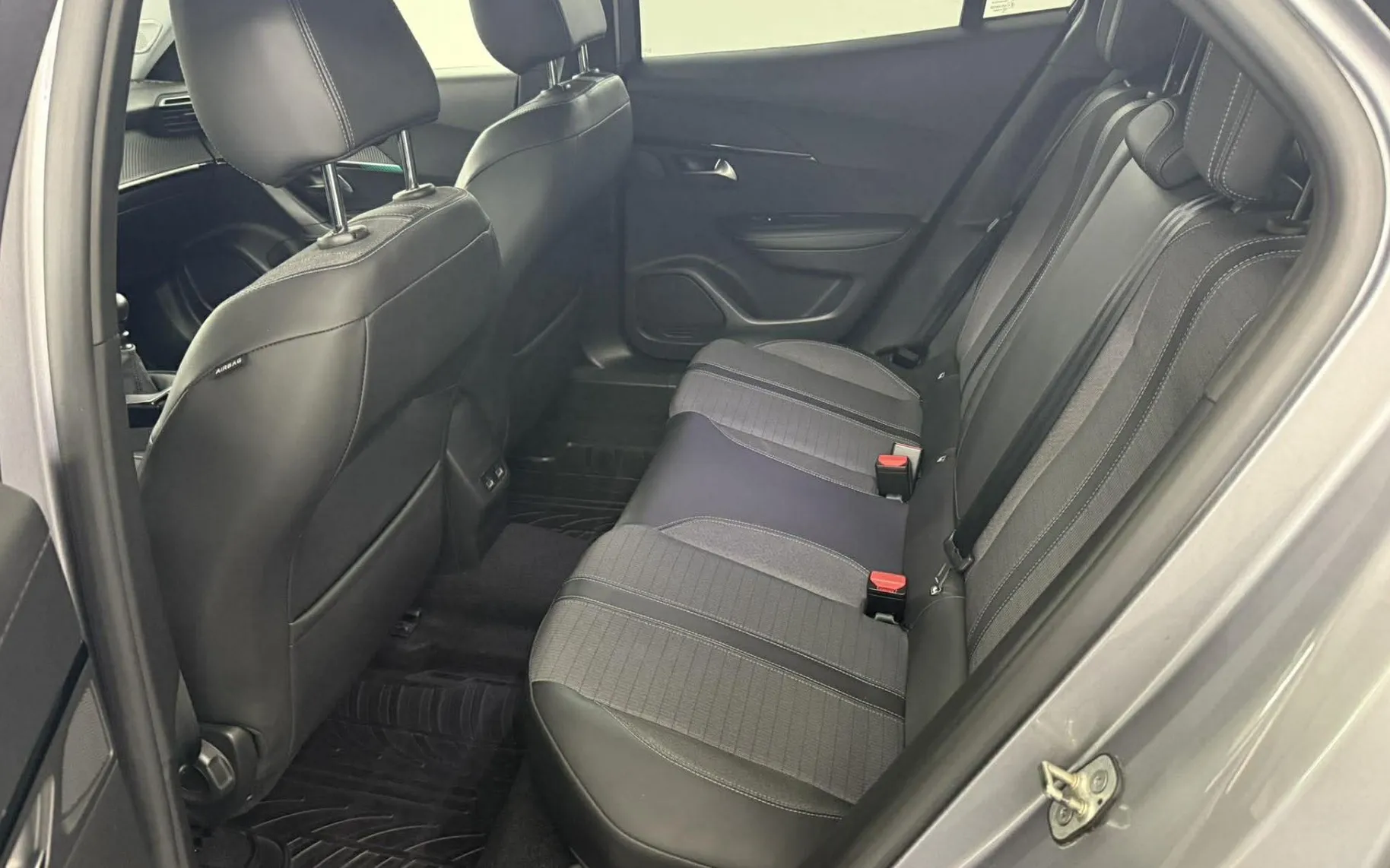 Zunanja slika - Peugeot 2008 - Peugeot  ALLURE PACK 1.2 PURETECH 130STT - 8