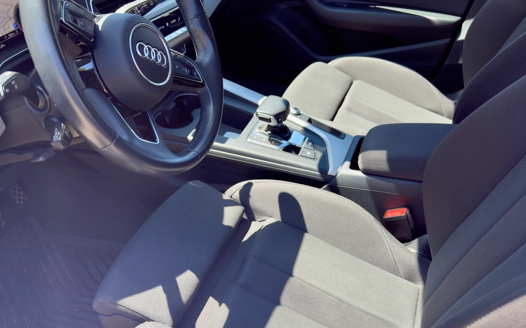 Notranja slika - Audi A4 - Avant 35 TFSI Advanced S tronic - 6