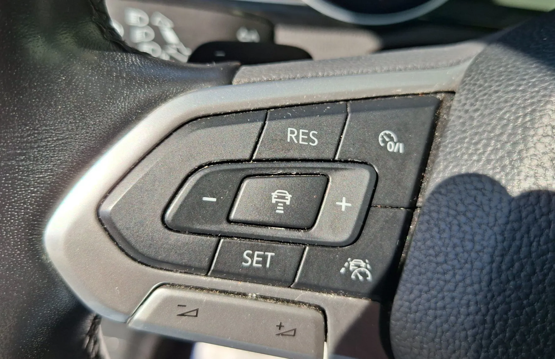 Zunanja slika - Volkswagen Passat - 4motion 2.0 TDI Elegance DSG kupljen v SLO - 13