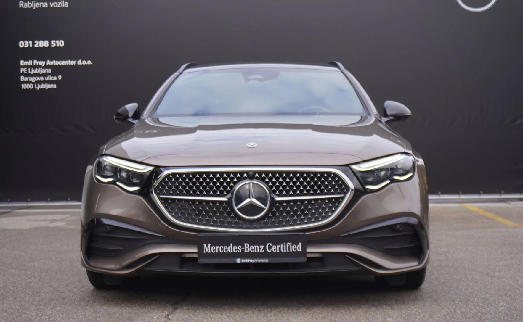 Zunanja slika - Mercedes-Benz E-Razred - E 300 e T AMG LINE - 2