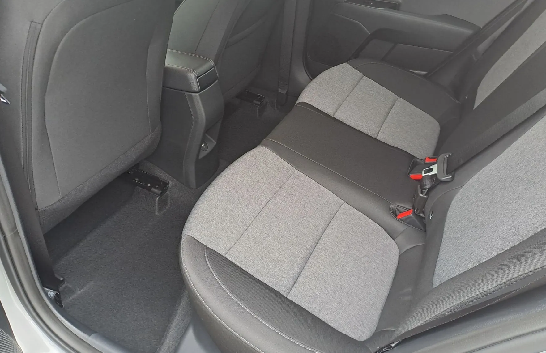 Zunanja slika - KIA Stonic - 1.0 T-GDi 73.6 kW  100 KM  EX Pulse DCT - 7