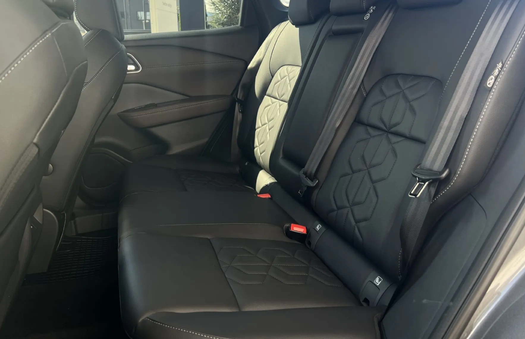 Zunanja slika - Nissan Qashqai - 1.3 DIG-T MHEV Tekna X-Tronic - 4