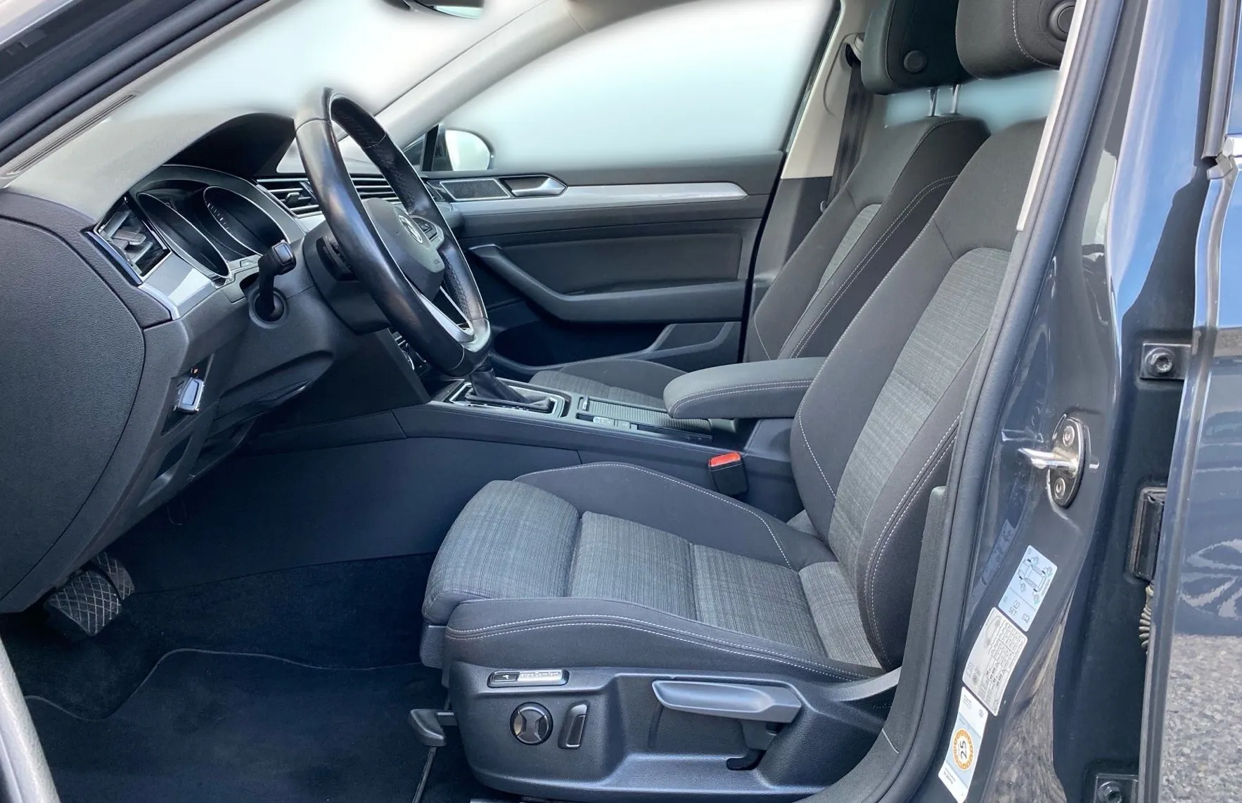 Zunanja slika - VW Passat - 2.0 TDI BMT SCR Business avt.-Panorama-LED-Kamera. - 7