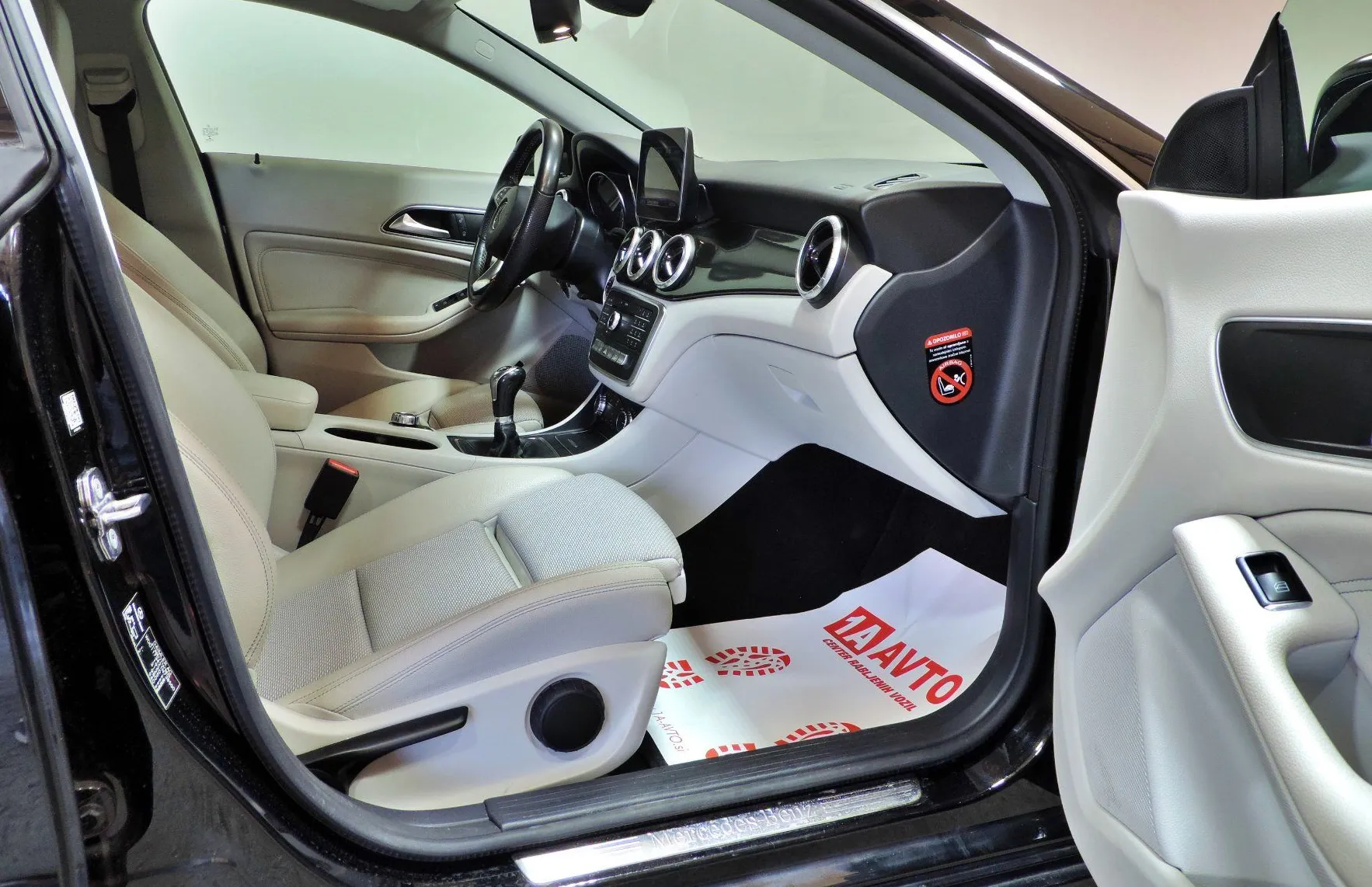 Zunanja slika - Mercedes-Benz CLA-Razred - 180 - 11