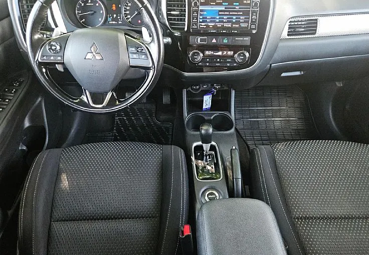 Zunanja slika - Mitsubishi Outlander - 4WD 2.2 DI-D 150ks °AUT.+F-1° °XENON° - 9
