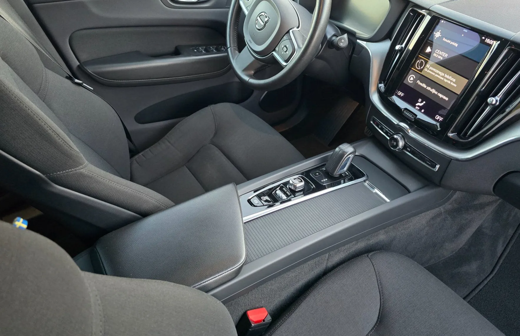 Zunanja slika - Volvo XC60 - B4P Momentum Aut - 13