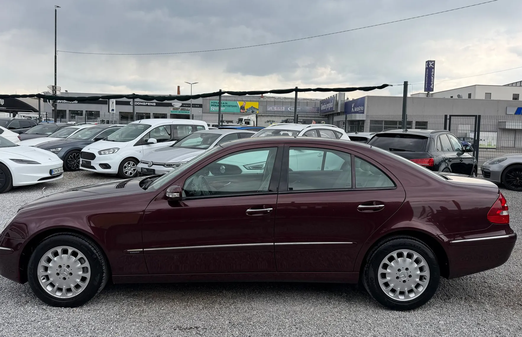 Zunanja slika - Mercedes-Benz E-Razred - E 280 CDI ELEGANCE-PREVOZENIH SAMO 64.000KM - 4