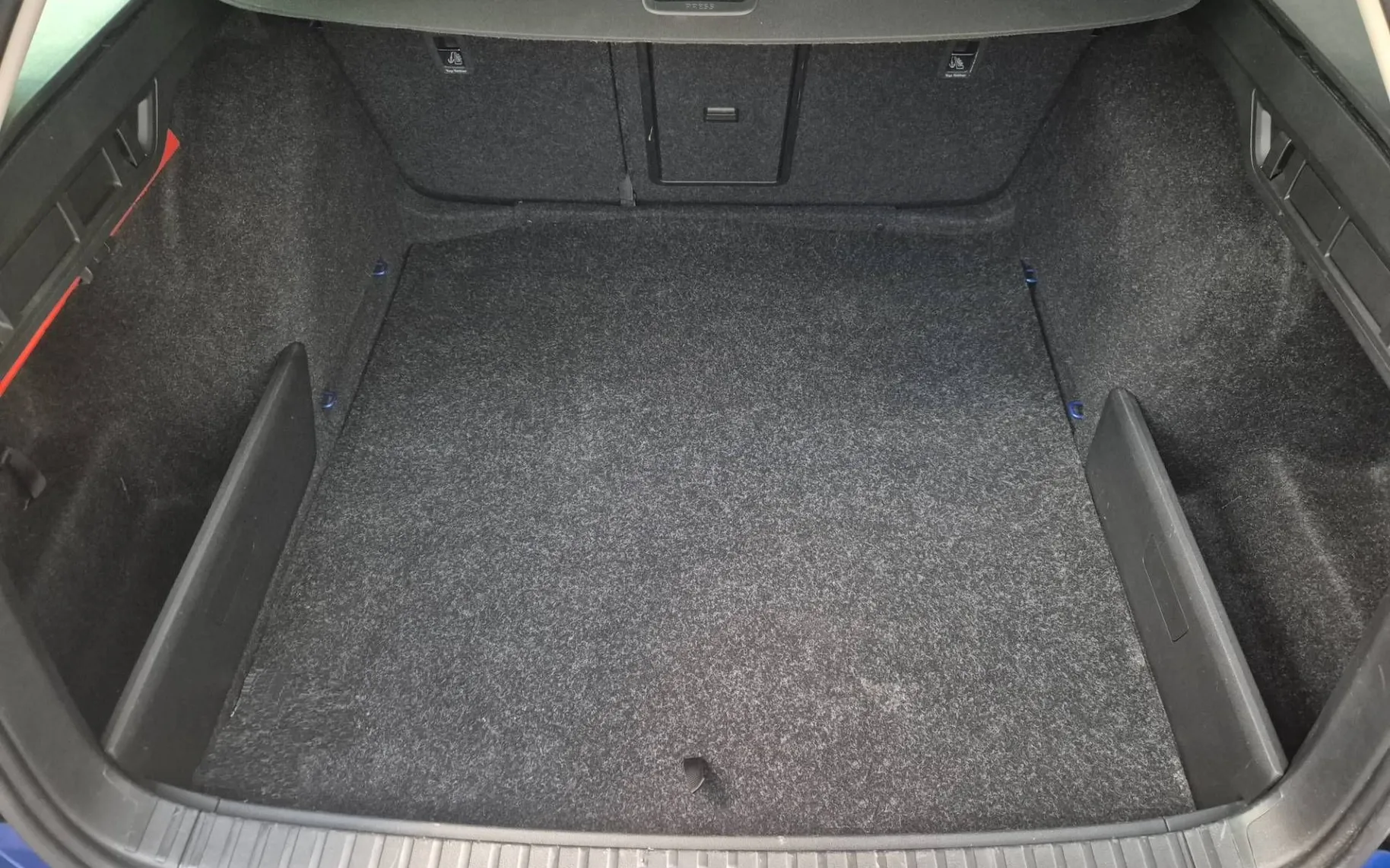 Notranja slika - Škoda Octavia - 2.0 TDI DARILO - ZIMSKE GUME - 9