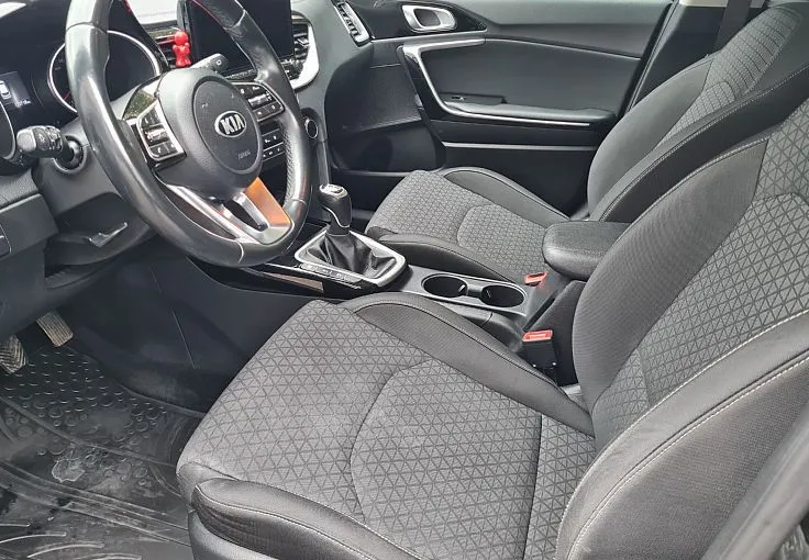 Zunanja slika - KIA Ceed - SW 1.6 CRDi MHEV EX Vision ISG. M T 100kW - 8