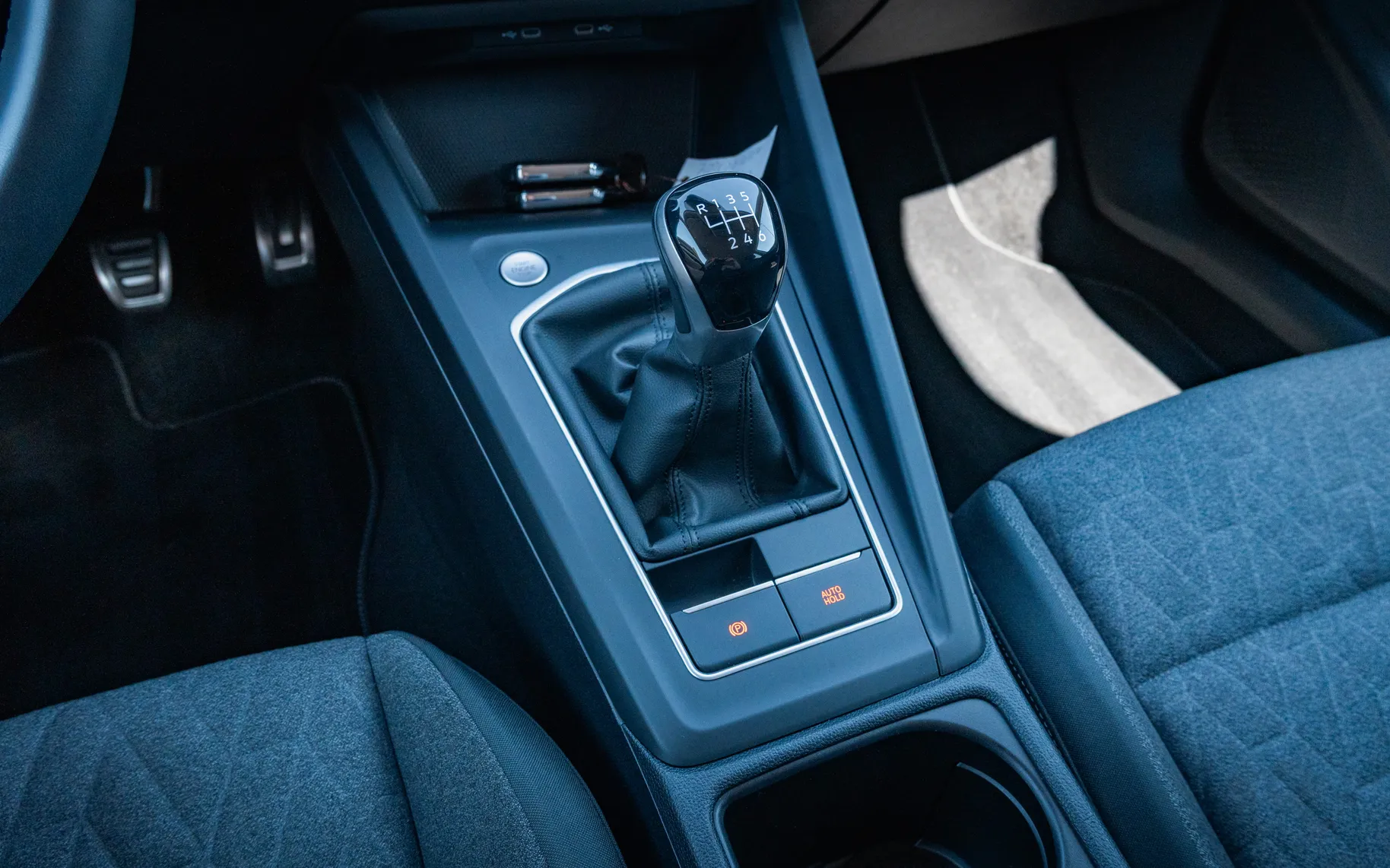 Notranja slika - Volkswagen Golf - 1,0 TSI BMT Life - 11