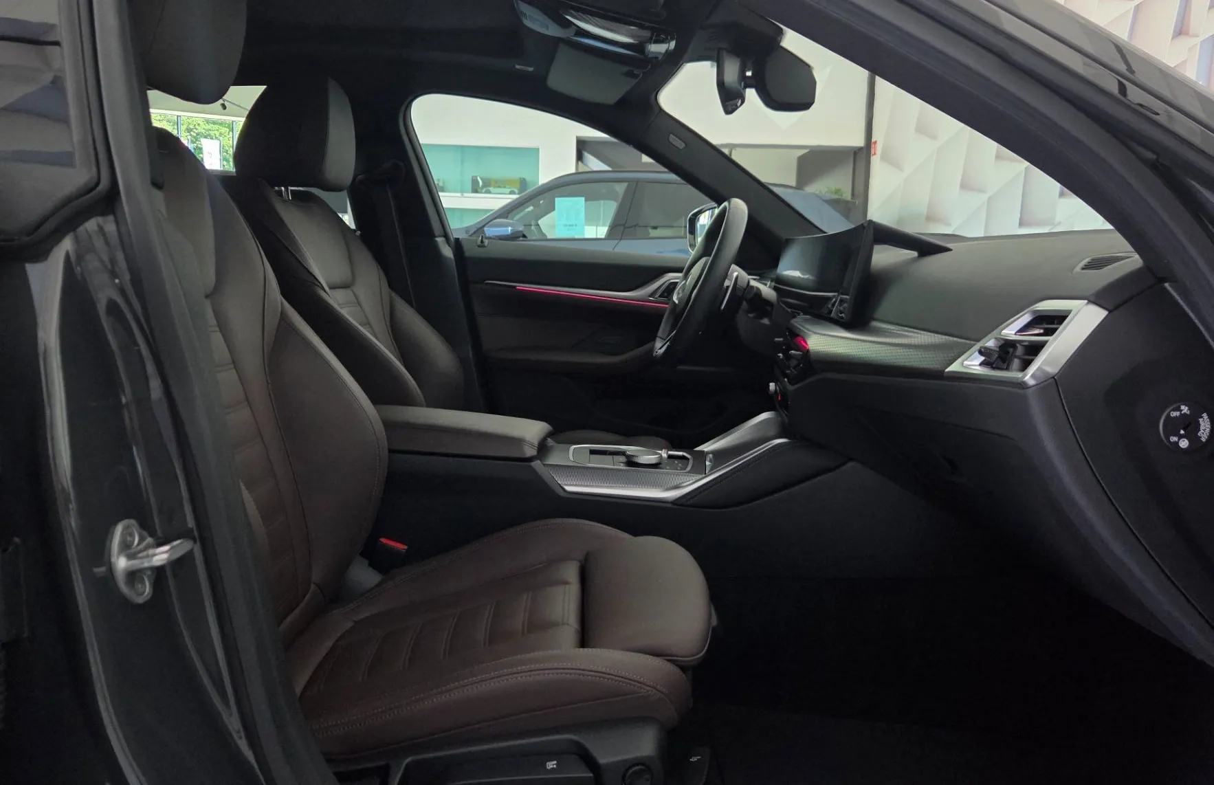 Zunanja slika - BMW Serija 4 - Gran Coupe: 420d xDrive-M.SPORT PRO-PANO-KEYLESS-KAM360. - 14