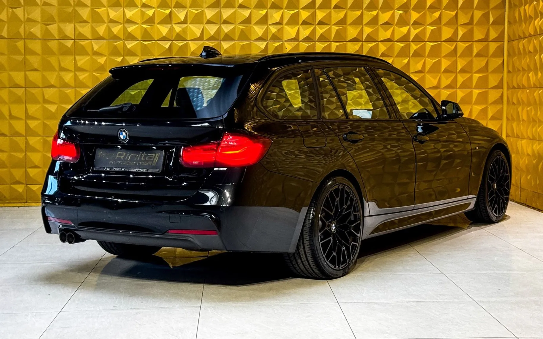 Notranja slika - BMW serija 3 Touring: - 320d AUT. M Sport-LED-GRETJE-NAVI-TEMP... - 11