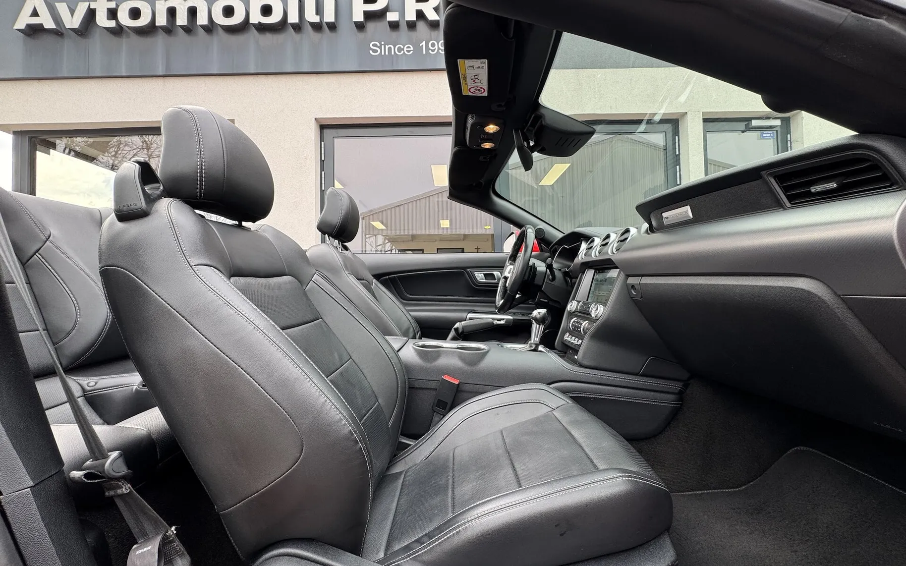 Zunanja slika - Ford Mustang - 2.3 EcoBoost 290KM AVT SLO samo 58.254 km ODLIČEN - 13