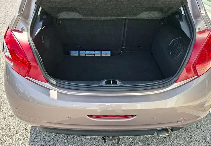 Zunanja slika - Peugeot 208 - 1.6 e-HDi Allure - 10