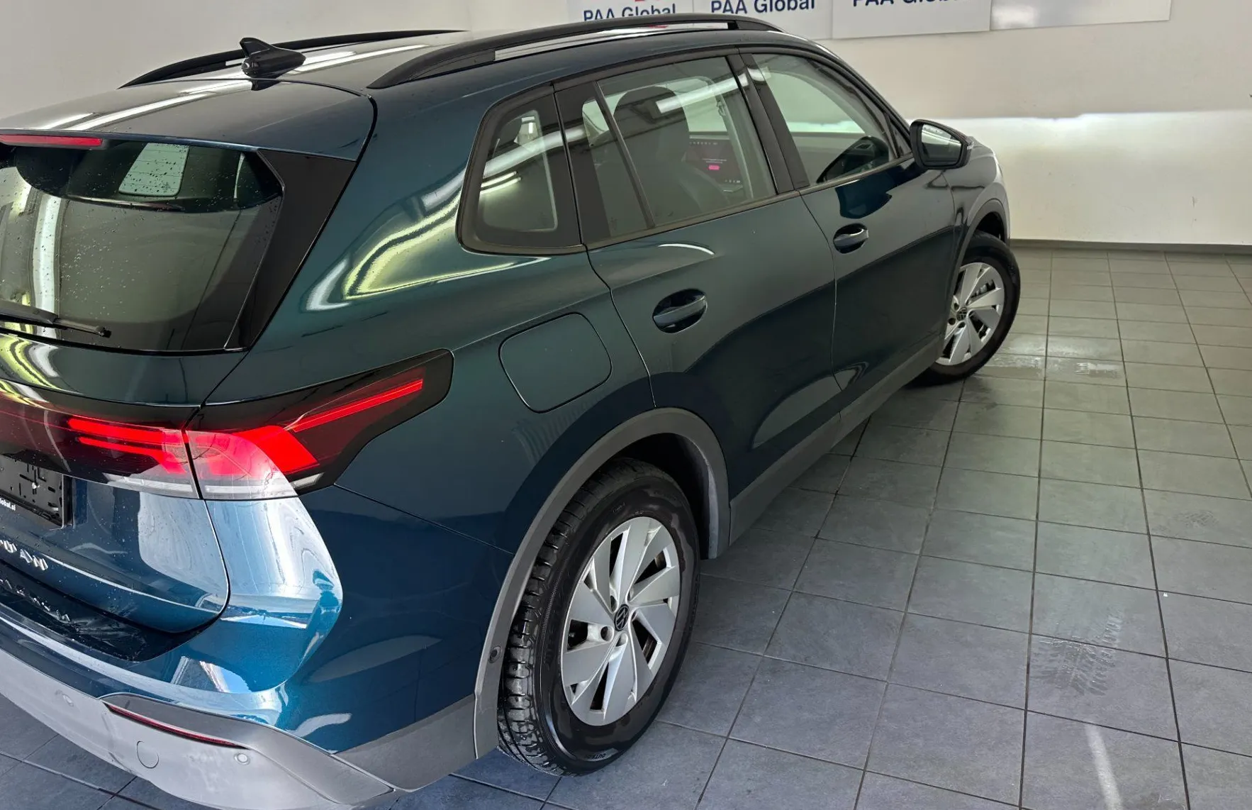Zunanja slika - Volkswagen Tiguan - 2.0 TDI DSG Life 110kW.KAMERA.LED.ACC.2025.TOP - 4