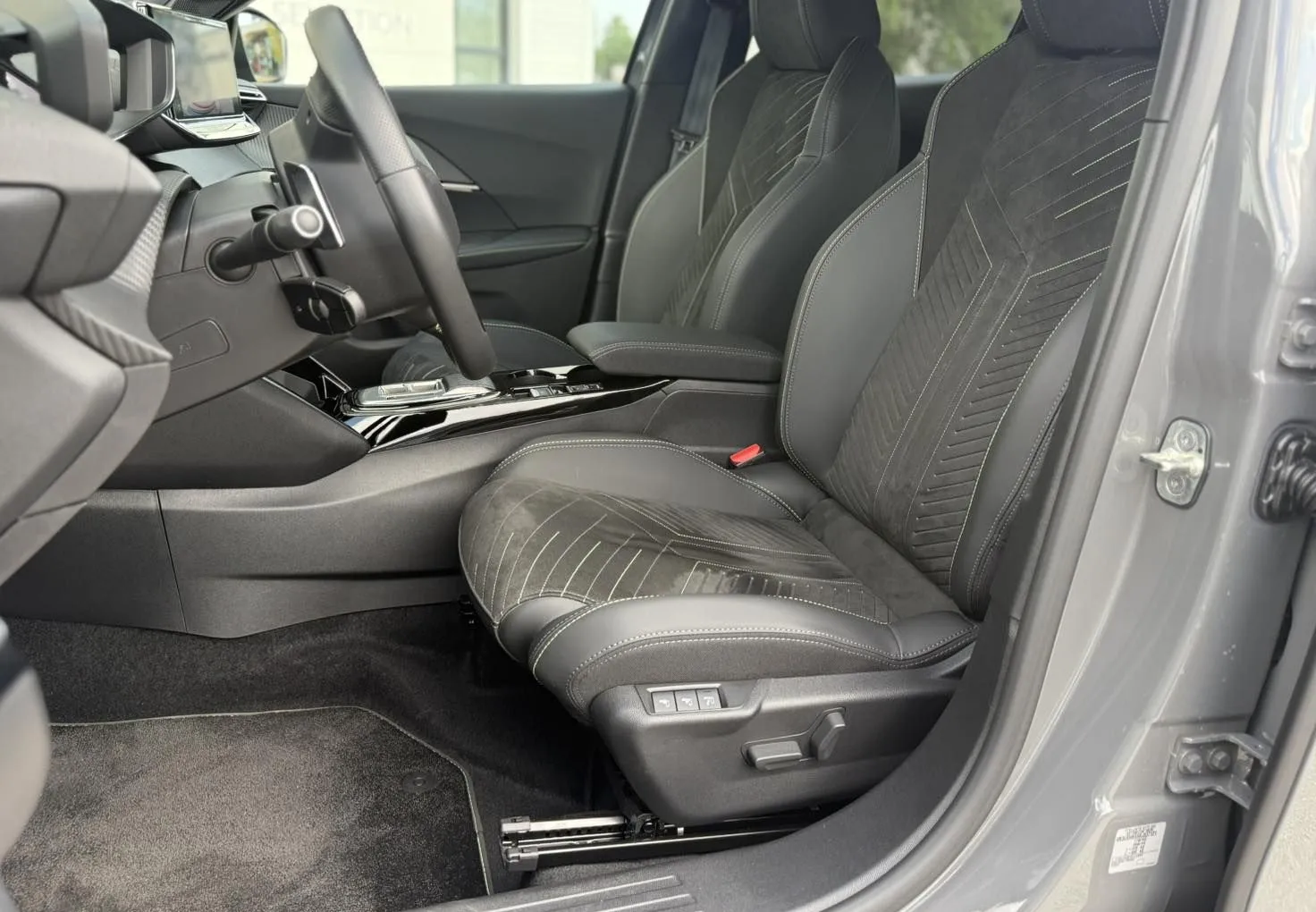 Zunanja slika - Peugeot 2008 - 1.2 GT Aut. - 7