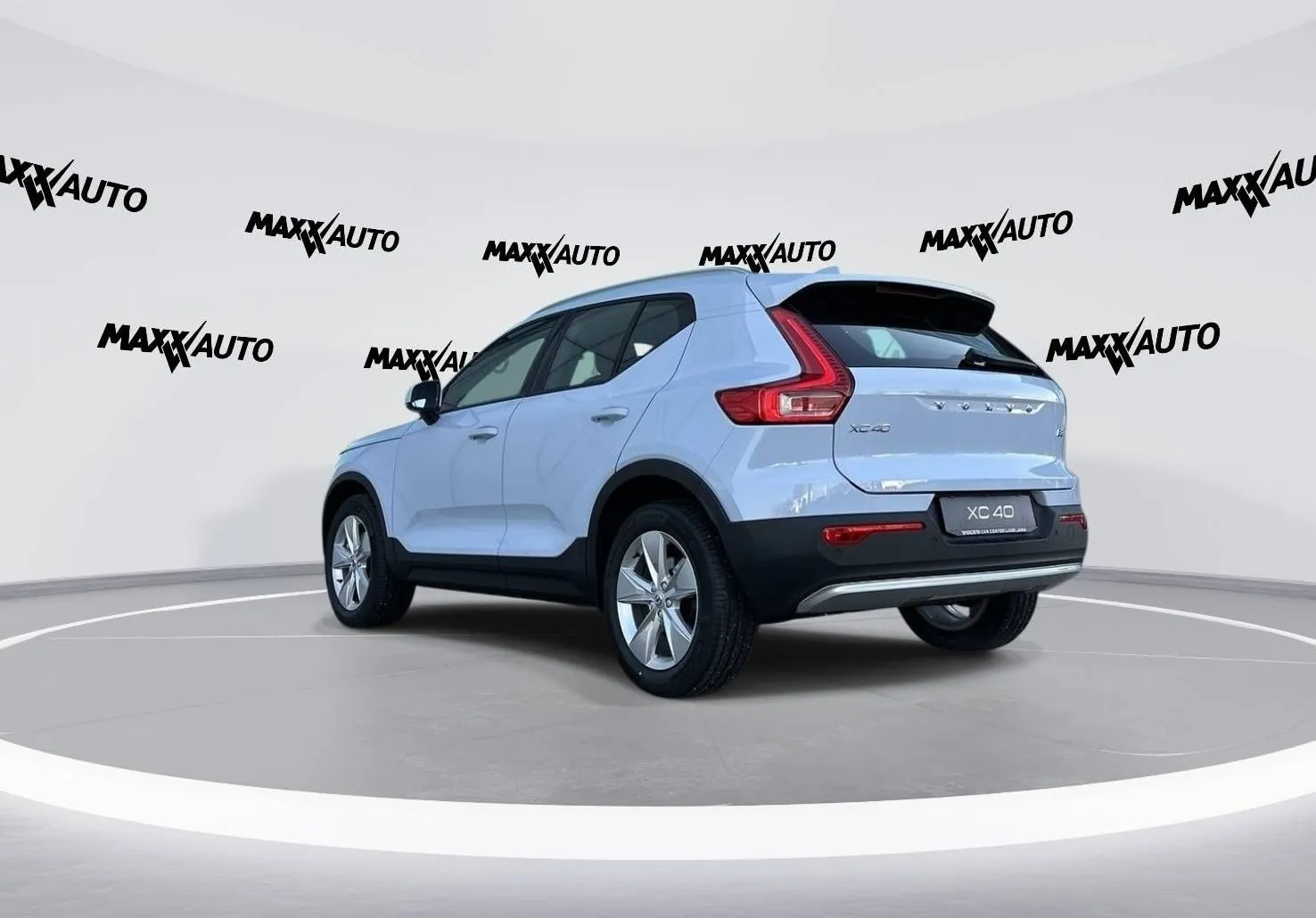 Notranja slika - Volvo XC40 - B3 P Core AT DCT 3 leta garancije + 3 servisi... - 7