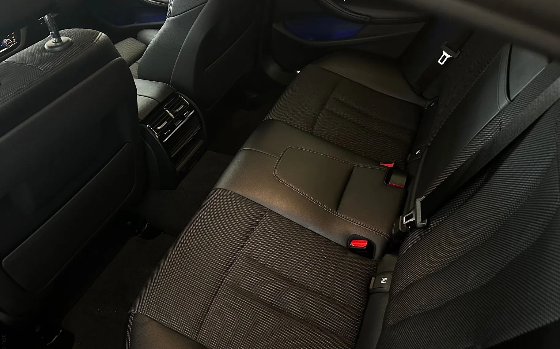Notranja slika - BMW serija 5: - 520D-M5 LOOK-VIRTUAL-SPORT-AMBIENT-NAVI-HEAD UP - 10