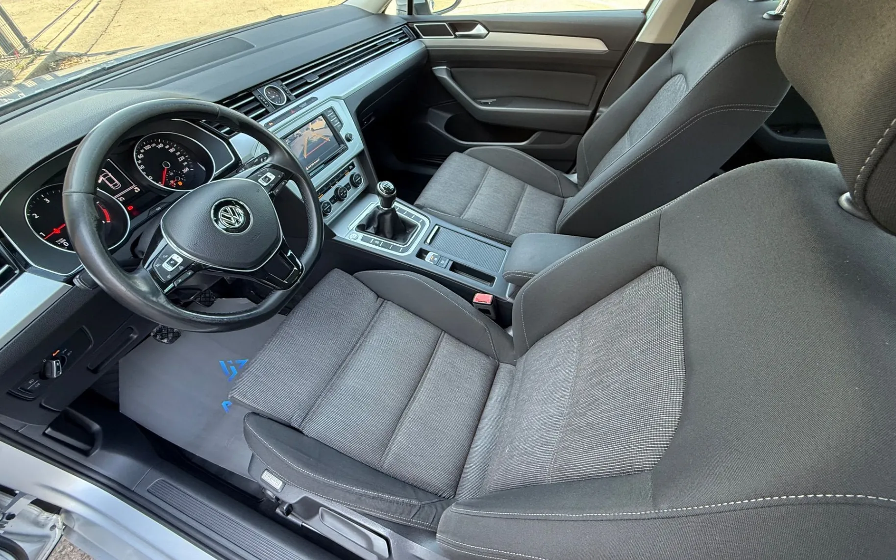 Zunanja slika - VW Passat - 2.0 TDI BMT Highline-Slovensko poreklo-Vel. serv.. - 9