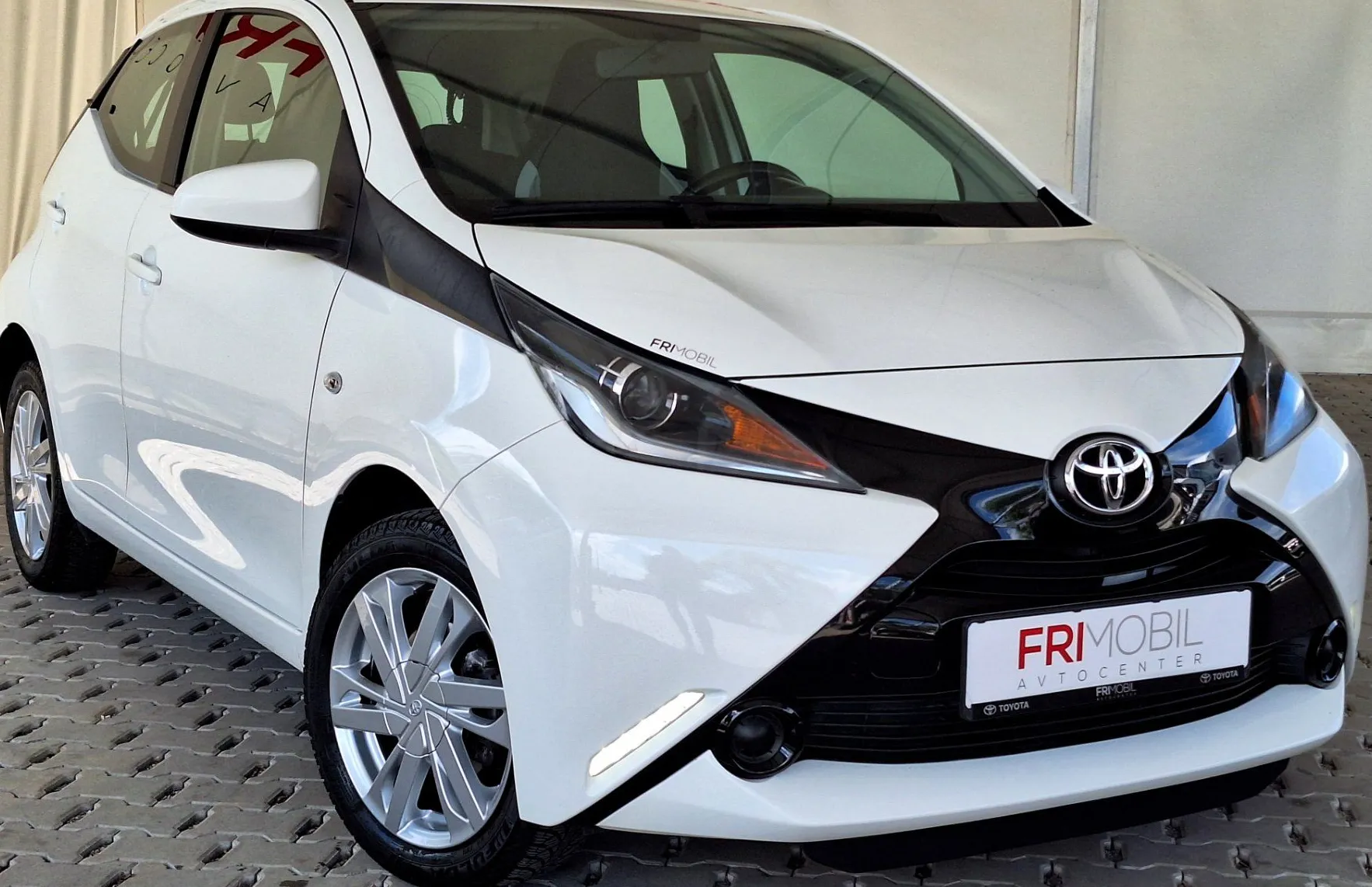 Zunanja slika - Toyota Aygo - 1.0 VVT-i x-play Touch Alloys - 2