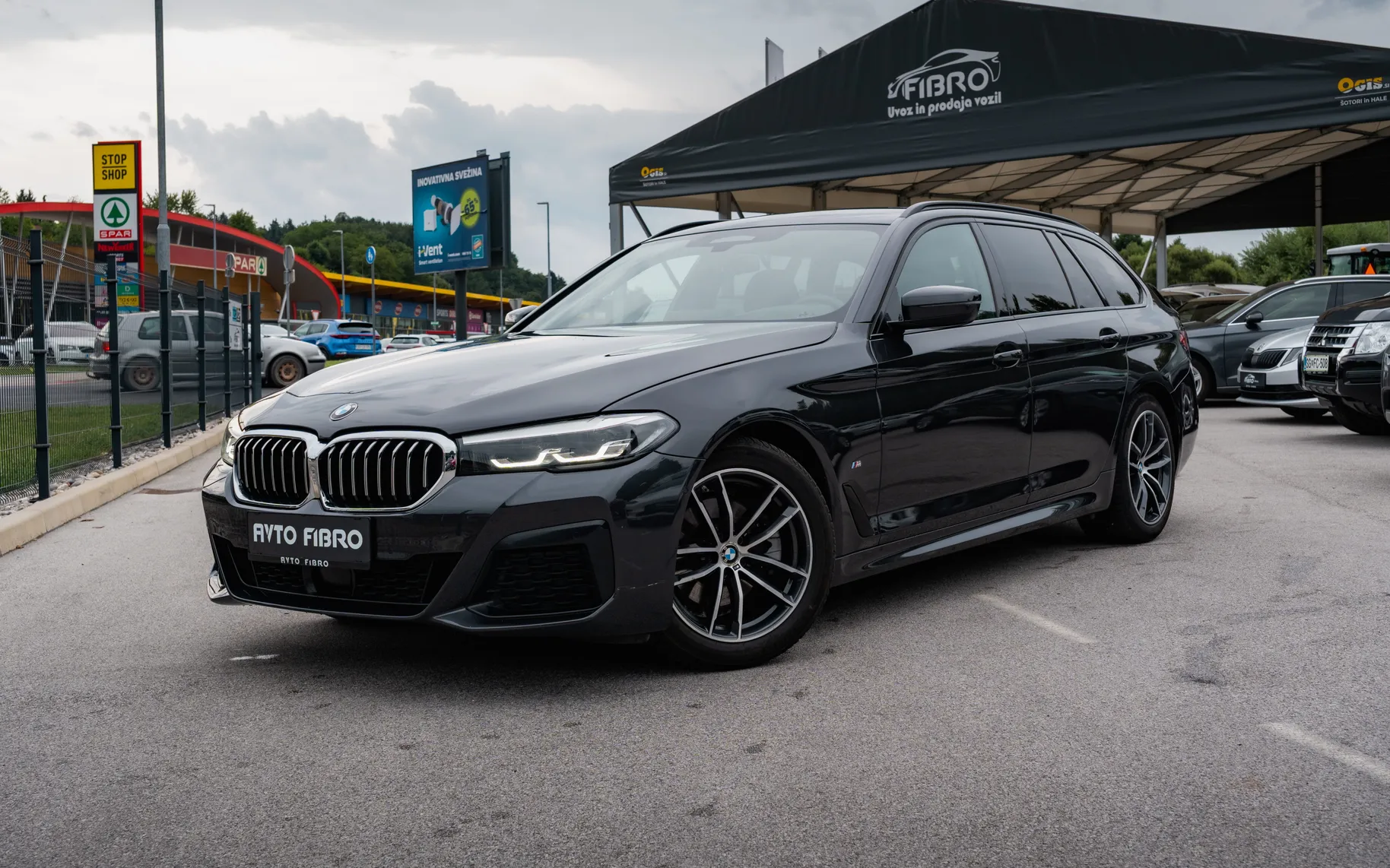 Zunanja slika - BMW Serija 5 - 520d xDrive Touring Avt. - 1