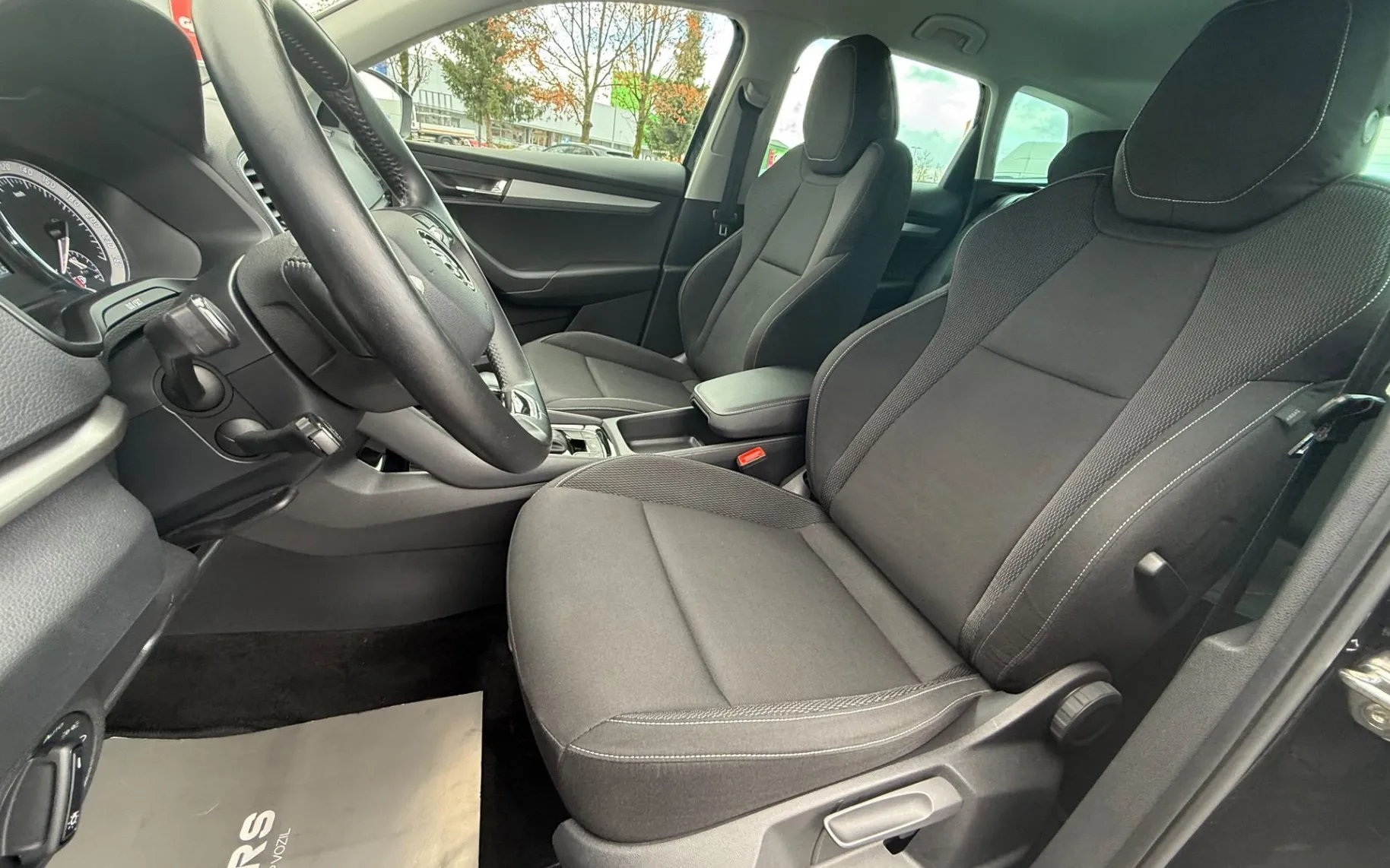Zunanja slika - Škoda Karoq - Ambition 2.0 TDI DSG-Acc-Laneassist-Kamera-Led - 9