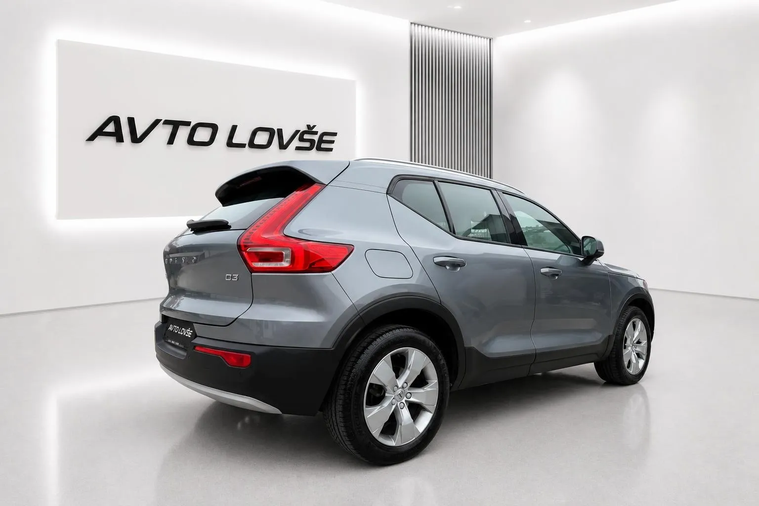 Zunanja slika - Volvo XC40 - D3 Momentum Avt.-1 LASTNIK-ALU-KAM-LED-VIRTUAL-NAV - 4