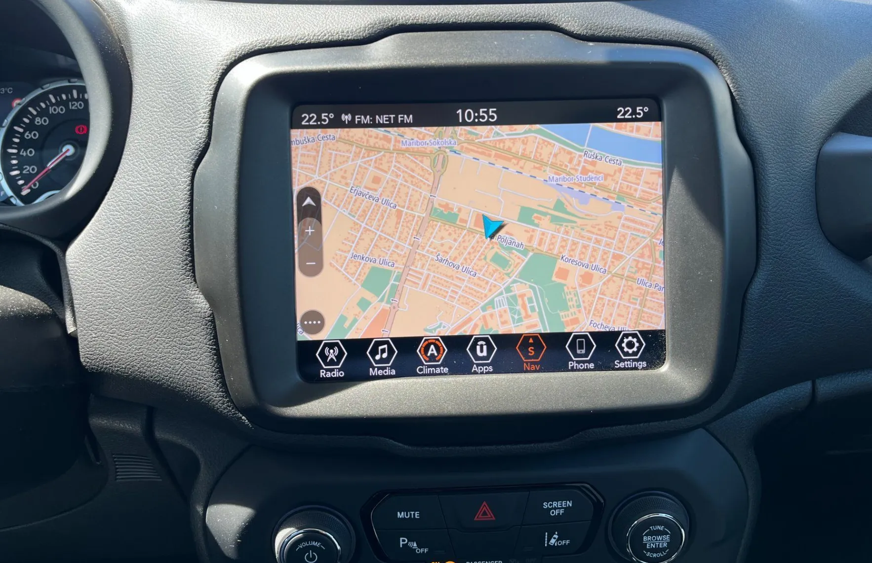 Zunanja slika - Jeep Renegade - 1.5 T4 e-Hybrid Altitude LED. ACC. VZR KAM. PDC - 17