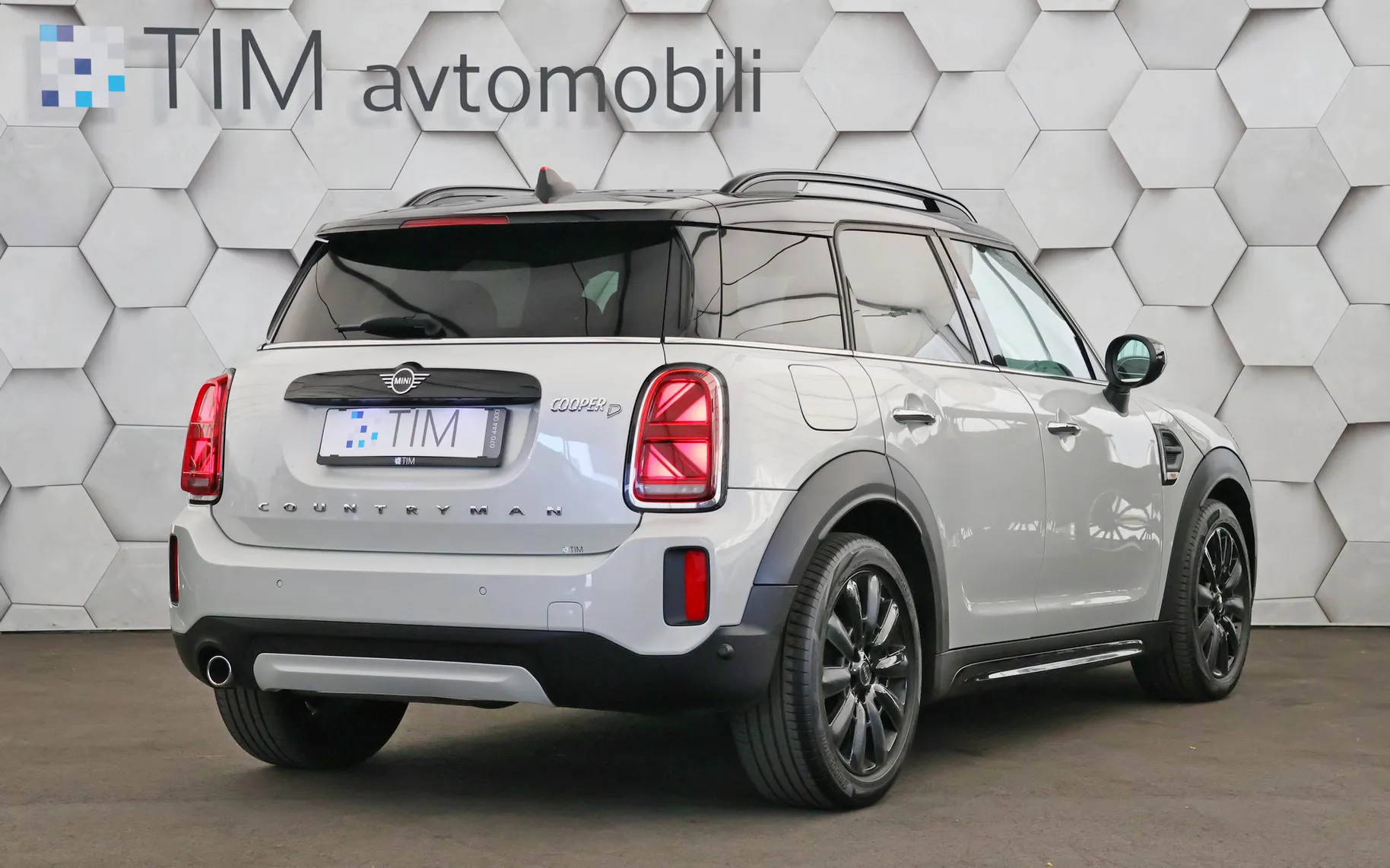 Zunanja slika - MINI Countryman Cooper - D 2.0d Aut Essential Trim 150KM - 3