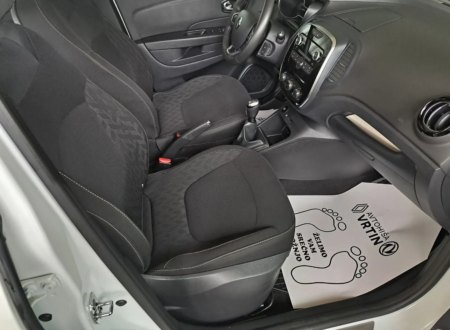 Zunanja slika - Renault Captur - Limited TCe 90 Z ENOLETNIM JAMSTVOM - 9