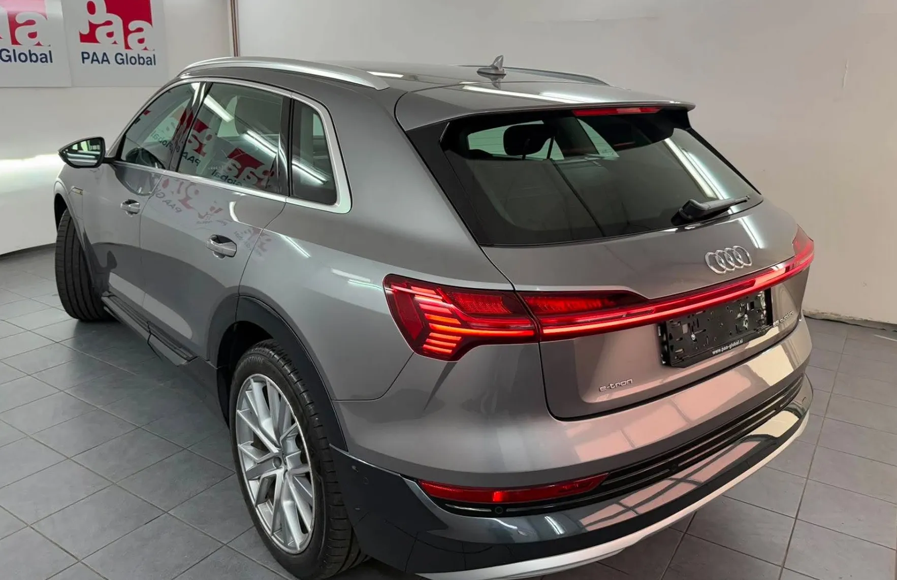 Zunanja slika - Audi e-tron - 55 quattro Advanced.KAMERA.LED.USNJE.NAVI.4X4.ACC - 4