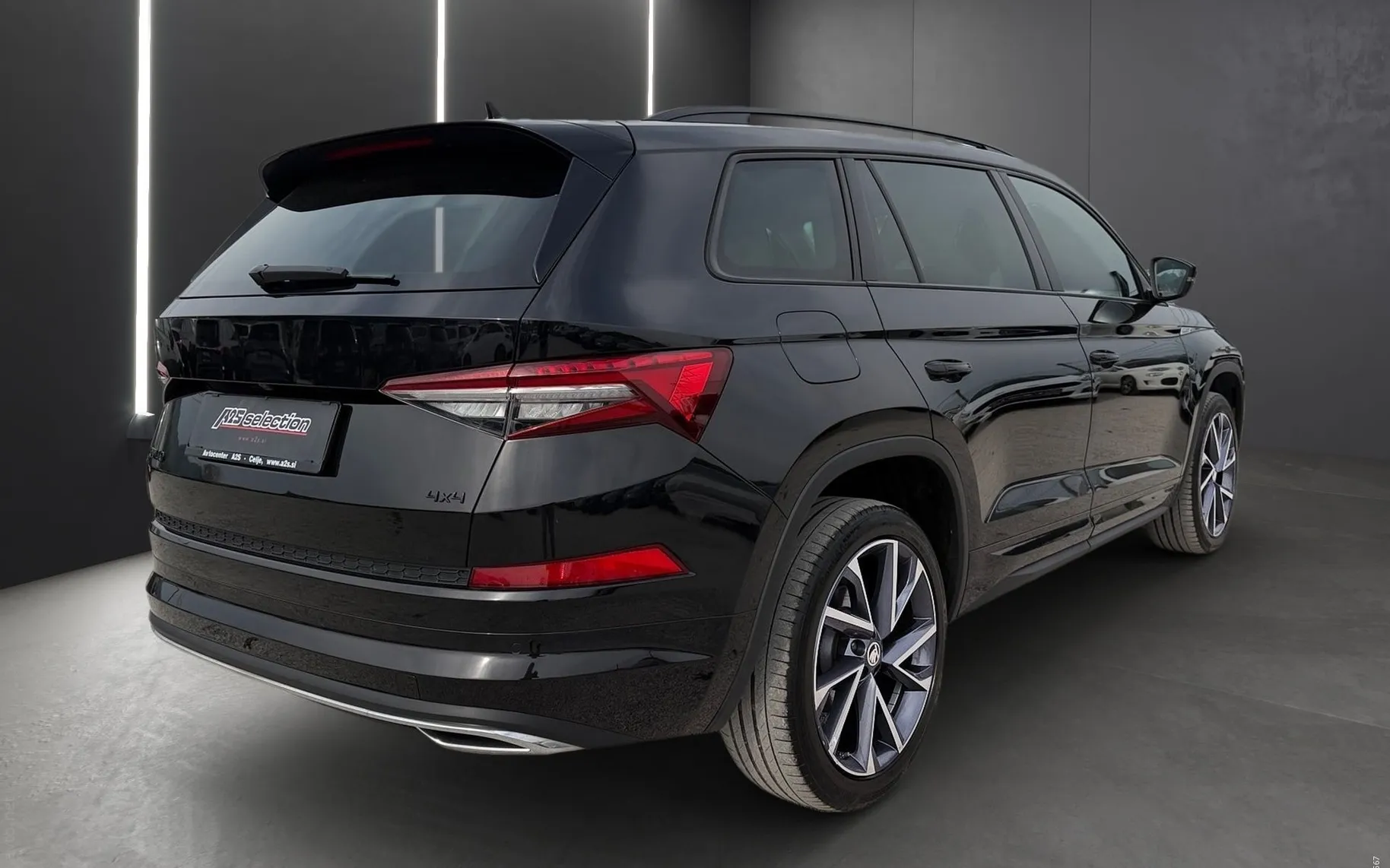 Zunanja slika - Škoda Kodiaq - 4x4 2.0 TDI Sportline DSG-20 COL Webasto-Memory - 3