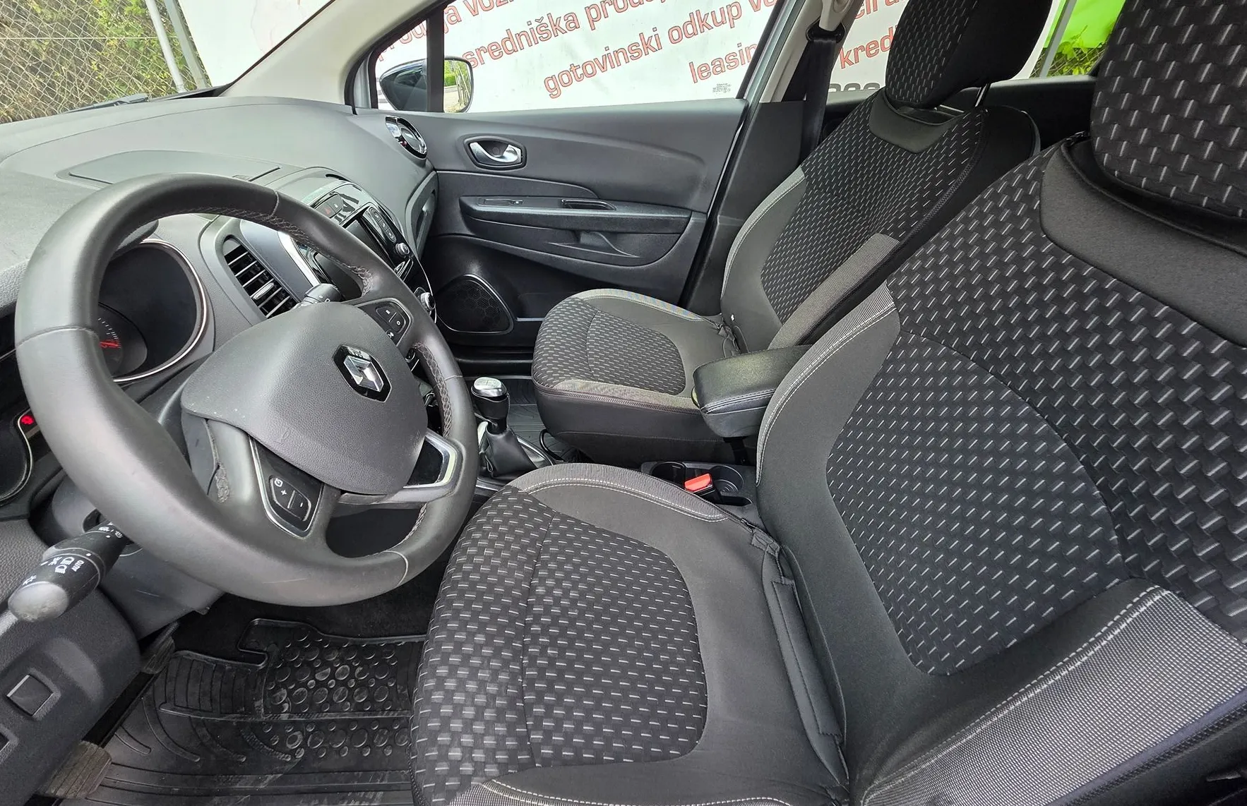 Zunanja slika - Renault Captur - TCe 90 INTENS LED-KAMERA-ALU PLATIŠČA-1.LASTNIK - 13