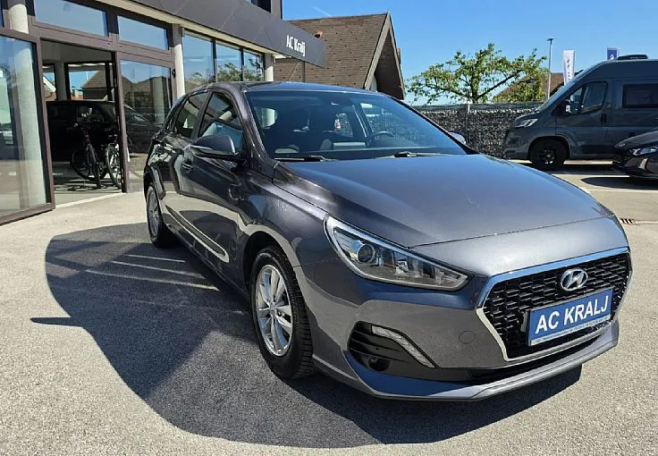 Zunanja slika - Hyundai i30 - 1.0 T-GDI - NAVIGACIJA - 3