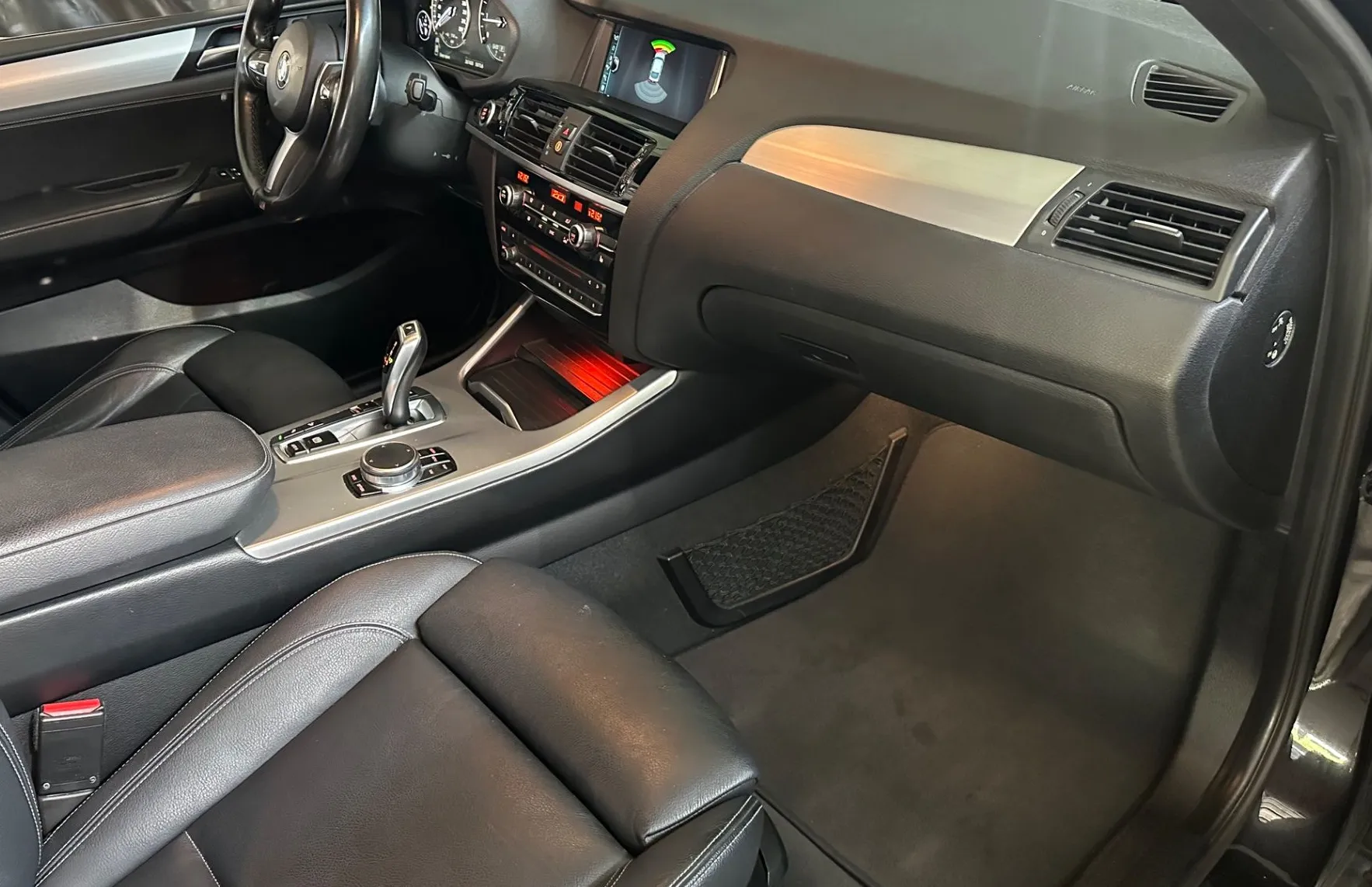 Zunanja slika - BMW X4 - serija : xDrive 20d M Sport Avt.-HUD-USNJE-KAMERA-VK-19COL - 10