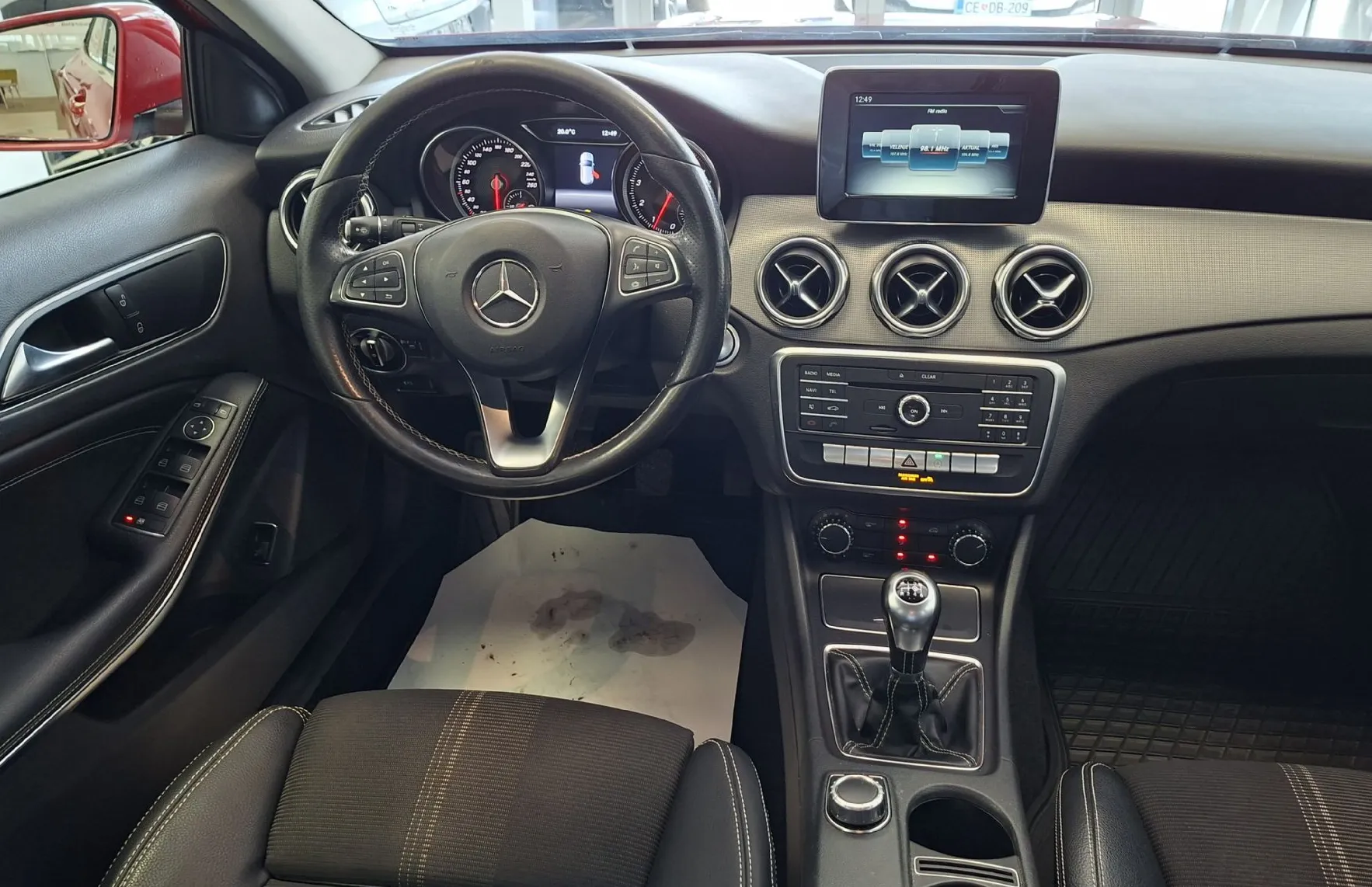 Zunanja slika - Mercedes-Benz GLA-Razred - GLA 180 URBAN - 8