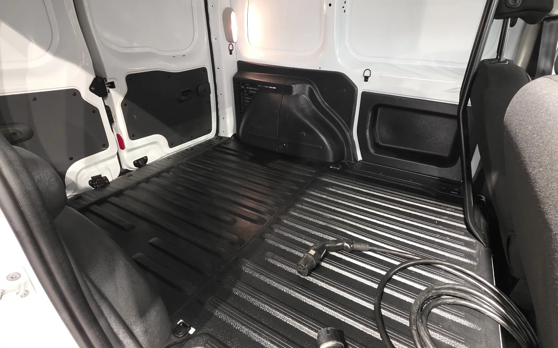 Zunanja slika - Renault Express - Kangoo  Electric ZE33 KLIMA PDC - 15