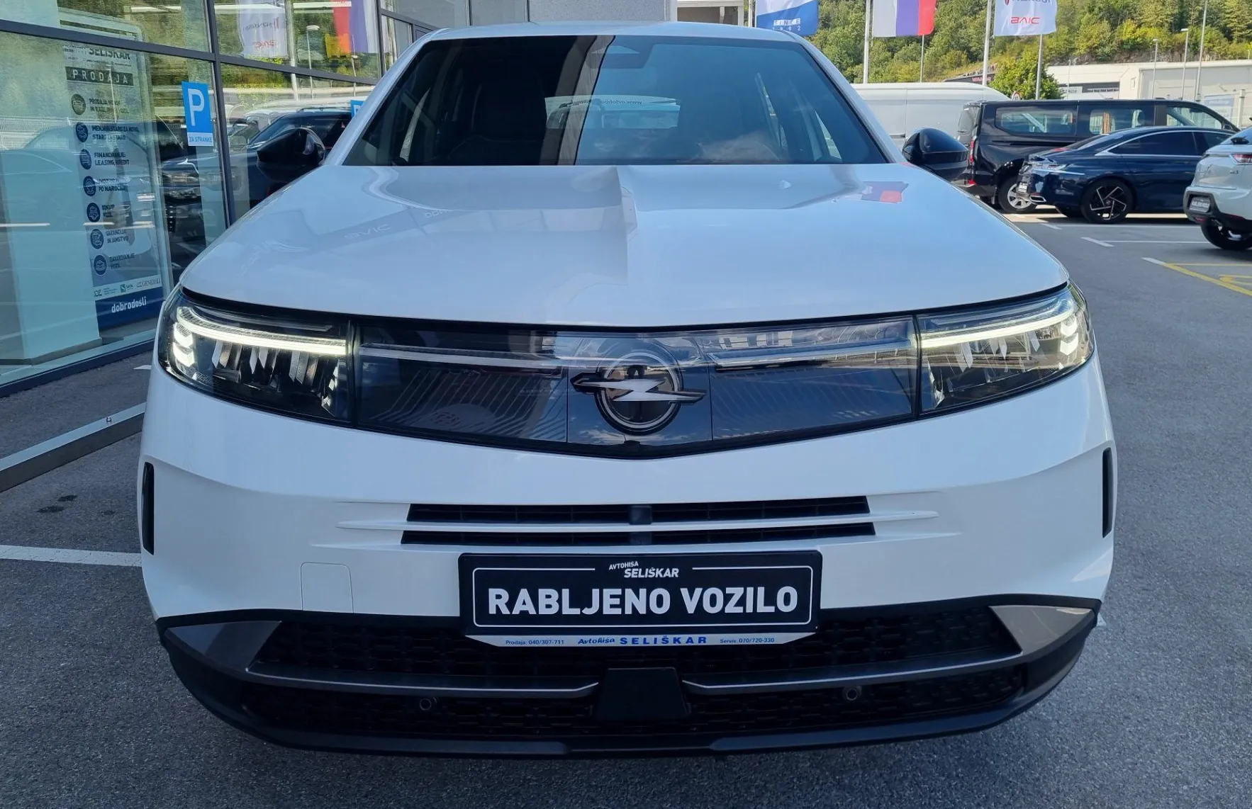 Zunanja slika - Opel Grandland - 1.2 MHEV Avtomatik - SAMO 28.780km - TOP OPREMA - 3