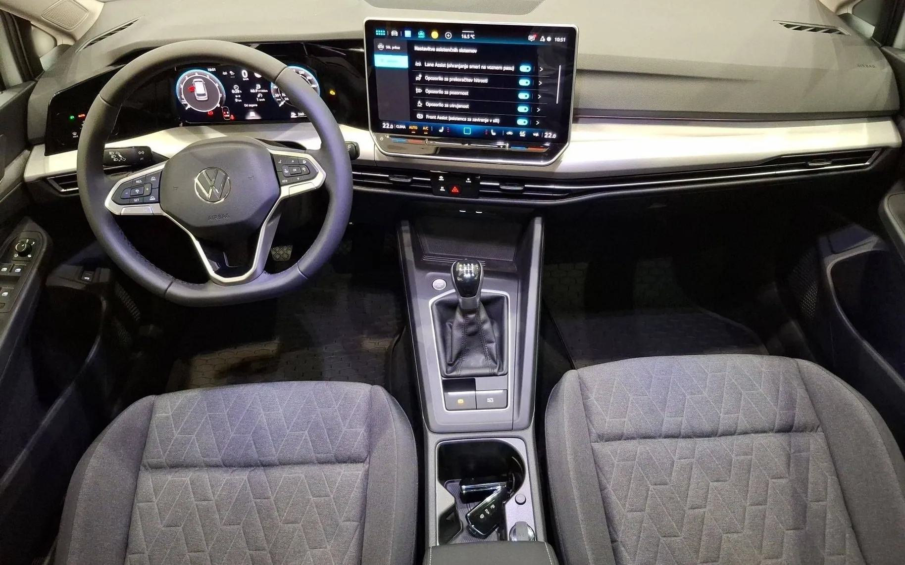 Notranja slika - Volkswagen Golf Variant - 1.5 TSI 4All - 10