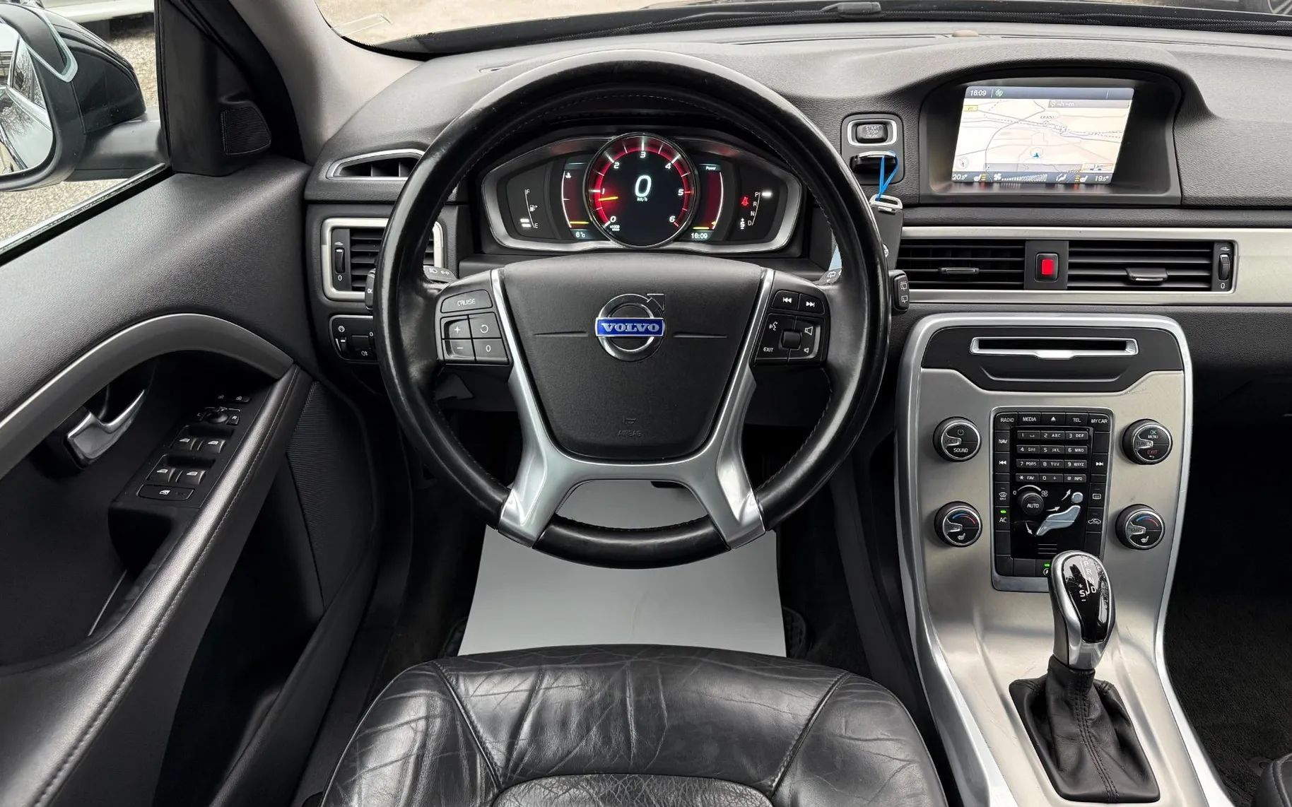 Zunanja slika - Volvo V70 - 2.0 D AUT. Momentum LED NAVI USNJE VLEČNA - 17