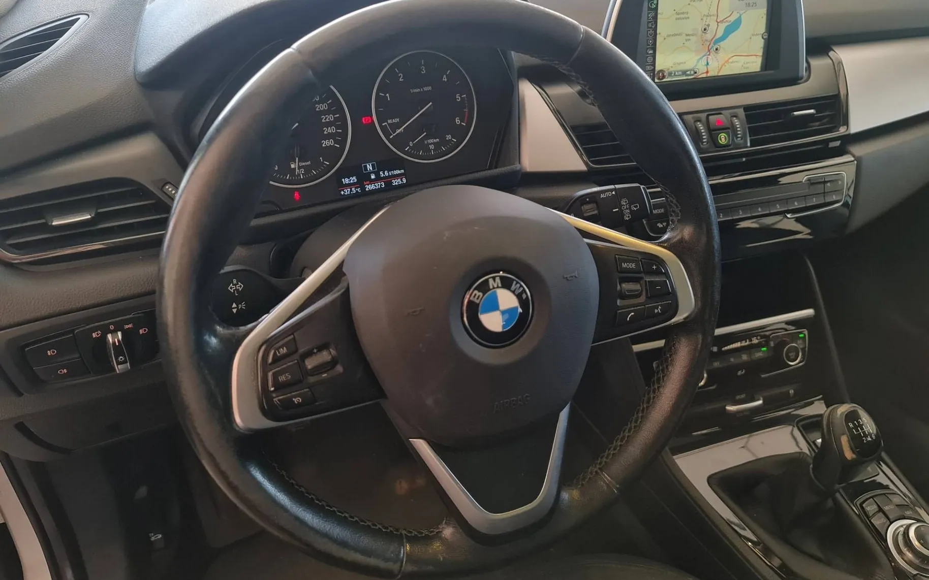 Notranja slika - BMW serija 2 Active Tourer: - 218d Active Tourer Sport Line Brez pologa do 7 let - 8