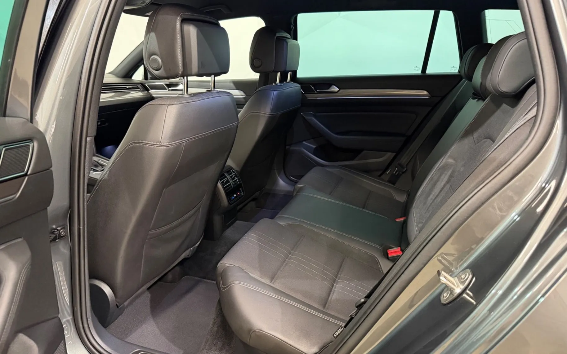 Notranja slika - Volkswagen Passat Alltrack - 4motion 2.0 TDI-FULL LED-AVT-TEMPOMAT-NAVI-PDC - 12