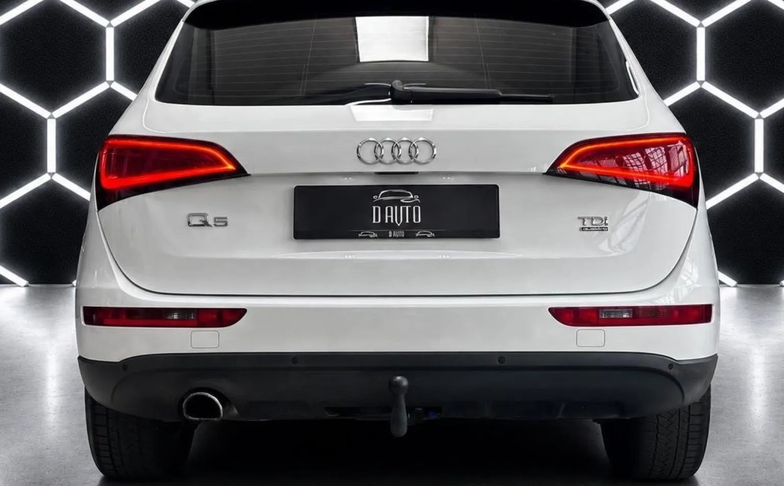 Notranja slika - Audi Q5 - 2.0 TDI quattro 110kW LED+KLJUKA+PDC... - 7
